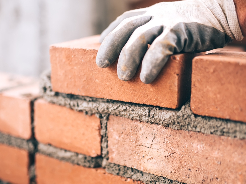 בניית קיר לבנים